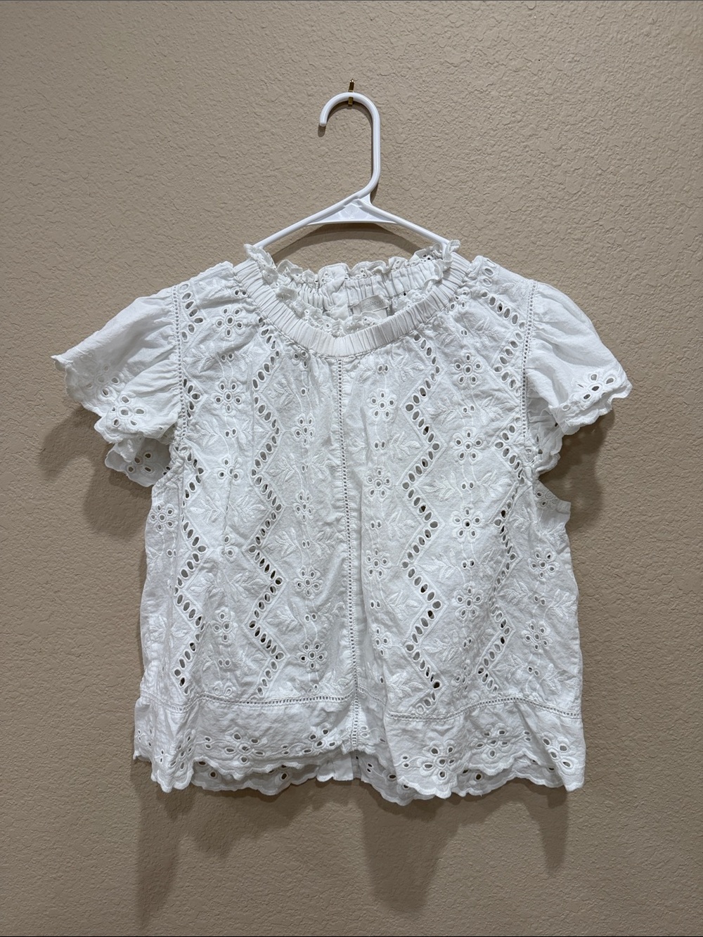 EUC White Eyelet Ruffle Short Sleeve Blouse -